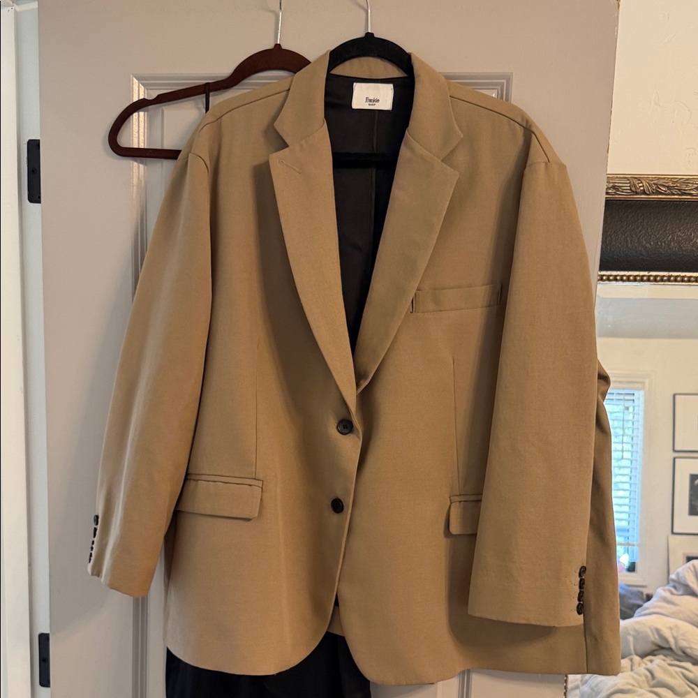 The Frankie Shop Tan oversized Blazer L. EUC